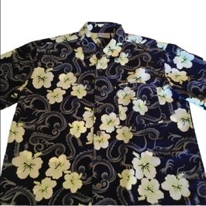 Extreme Gear Button Up Short Sleeve Hawaiian Shirt  Front Pocket Hibiscus Print